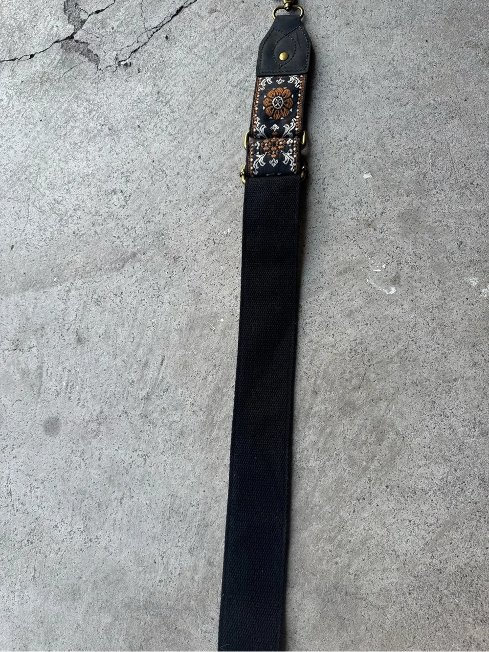 N/A stylish black